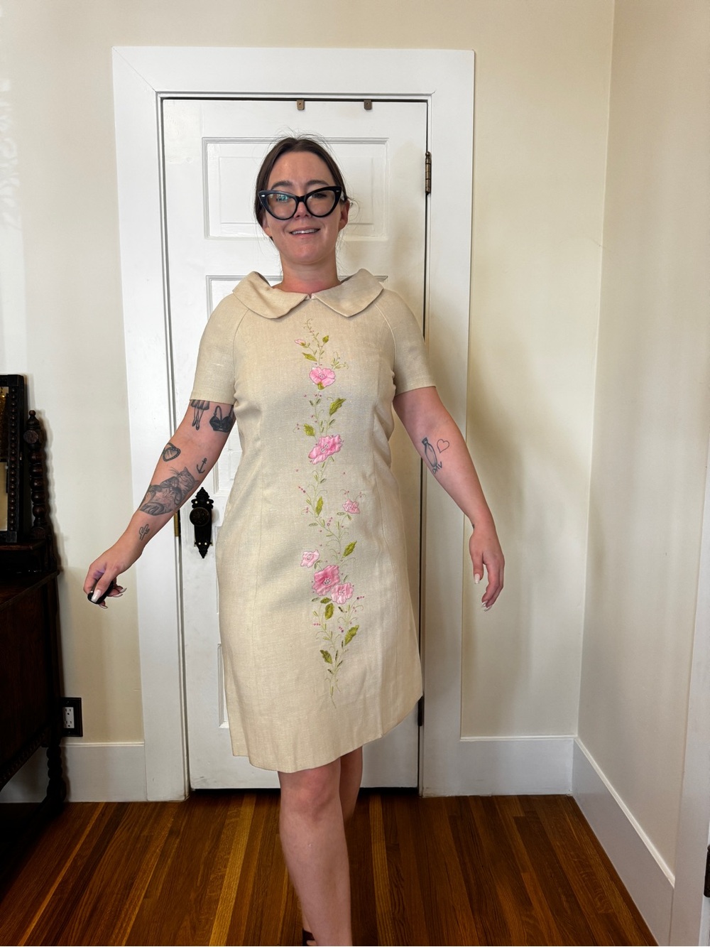 60s Vintage Floral Linen Wiggle Dress - Picture 2 of 8